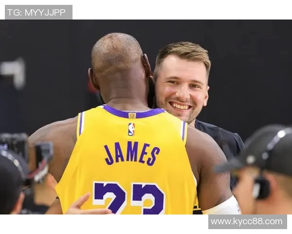 詹姆斯与东契奇上赛季联手出战23场比赛共同取得15胜8负佳绩